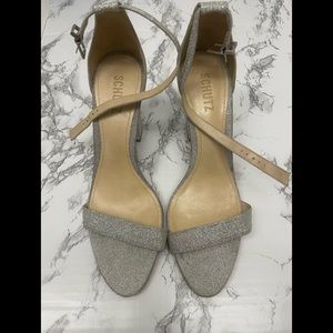 NWT Schutz Jenny Lee Prata Mini Shine Size 10